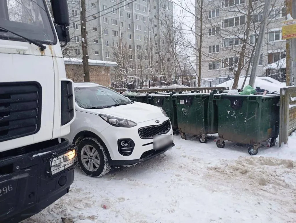 Калужские водители создают препятствия для мусоровозов