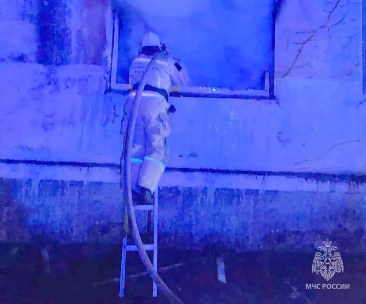 Четверо детей получили травмы на пожаре в Джанкойском районе