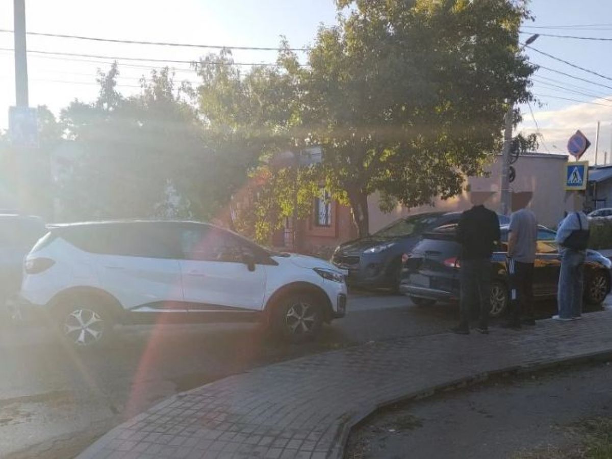 Вечернее ДТП перекрыло выезд из Калуги