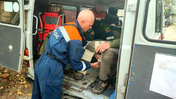 Под Судаком оказали помощь туристу с травмой ноги