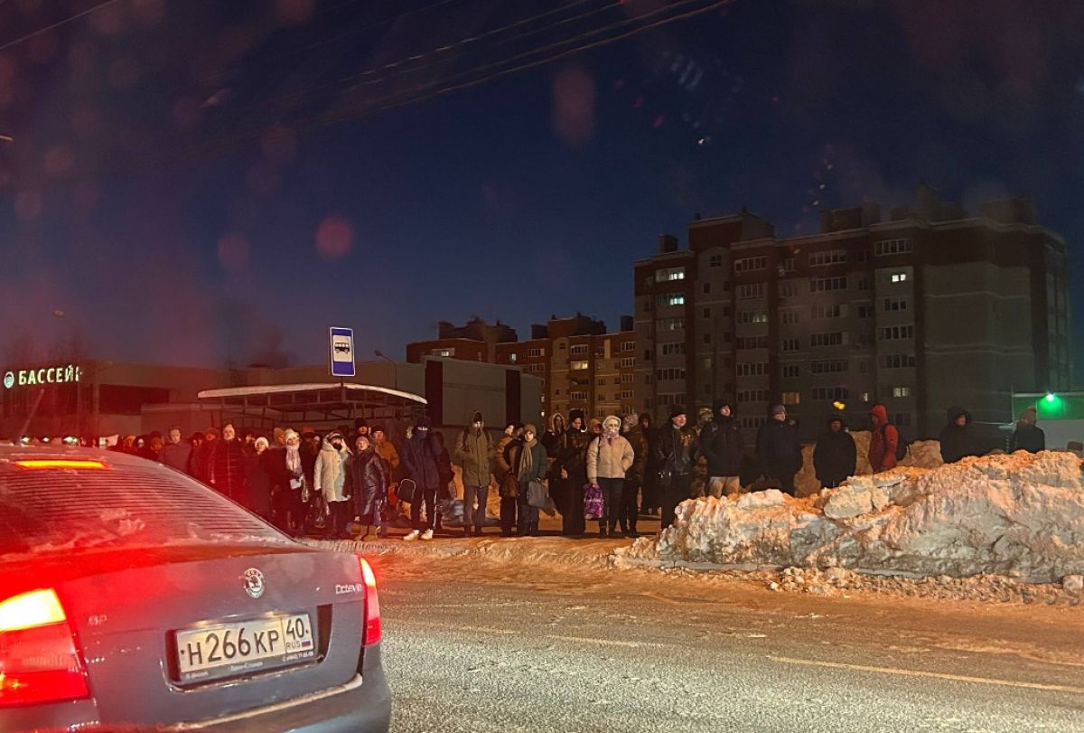 Сразу шесть автобусов сошли с линии на Правом берегу в Калуге из-за мороза