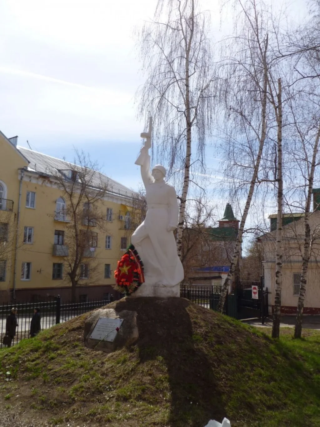 30 декабря в Калуге открыли памятник Воину-освободителю