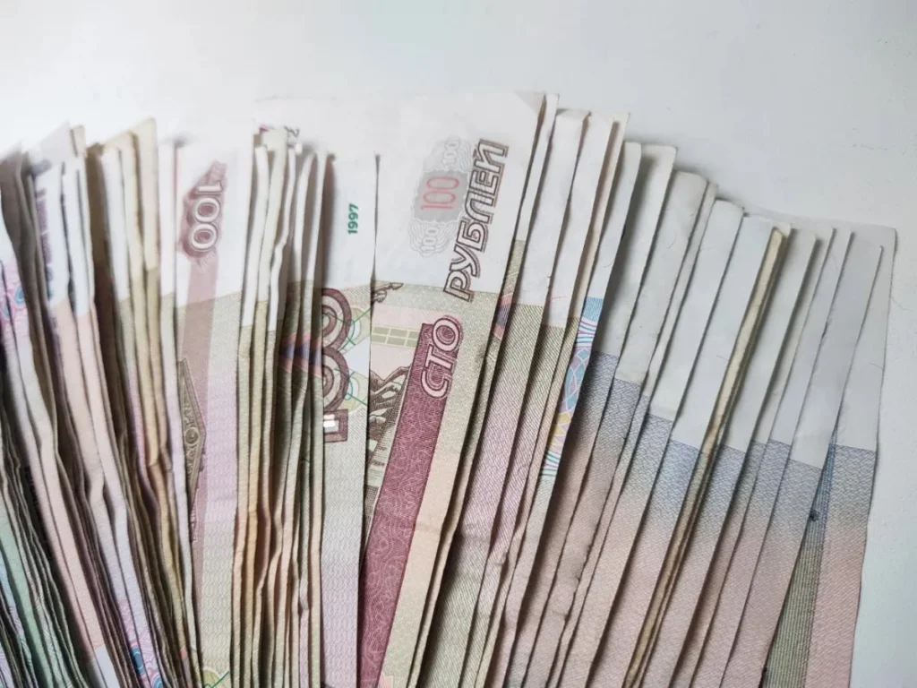 Почти 5% калужан просрочили платежи банкам по кредитам