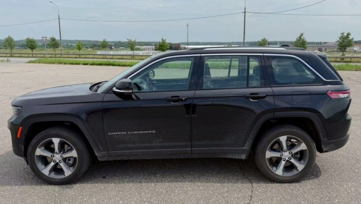 У калужского борца с коррупцией конфисковали джип за 8,2 миллиона, записанный на маму