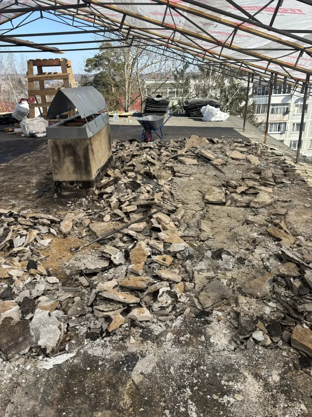 В Кондрово начали ремонтировать больницу