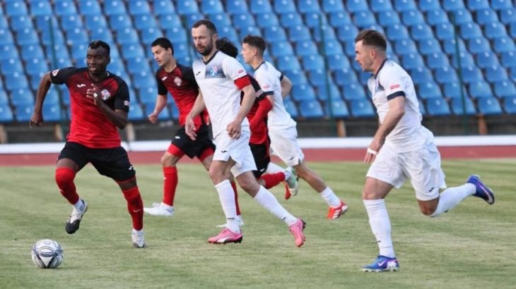 «Таврия» укрепляет лидерство, «МАК» одерживает первую победу: итоги 5-го тура Премьер-лиги КФС