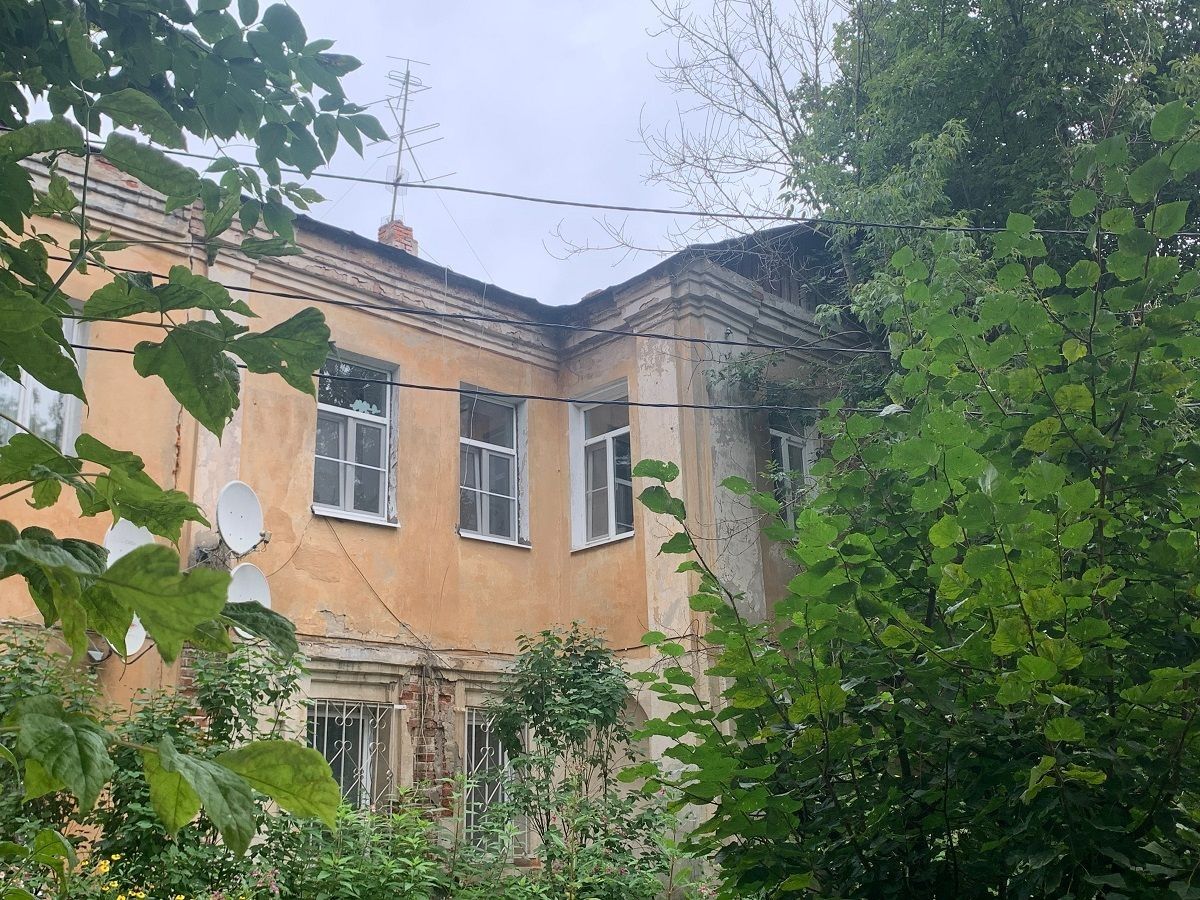 Жителей аварийной двухэтажки в Калуге напугали требованием реконструкции либо сноса дома