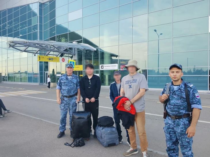 Из Крыма выдворили троих нелегалов