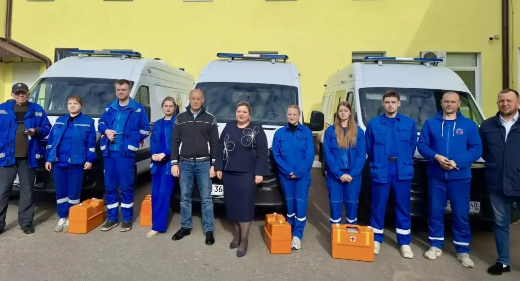 Калужской скорой помощи передали три новых автомобиля