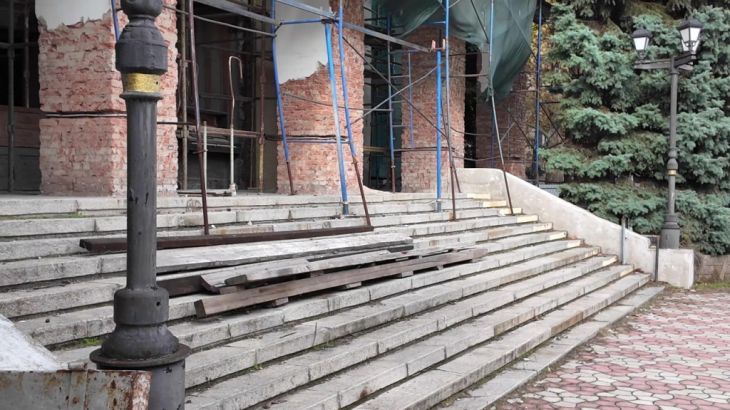 Определён четвёртый за шесть лет подрядчик, который займётся реконструкцией театра им. Пушкина в Керчи