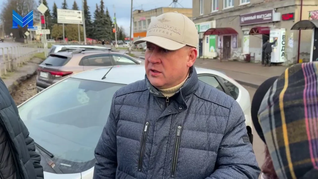 Калужский министр щеголял в кепке бренда итальянской авиации