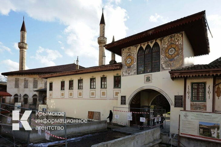 Реставрация главного корпуса Ханского дворца в Крыму близится к завершению