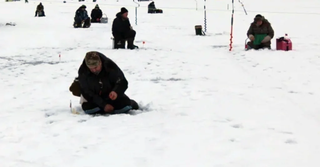 В Калуге проверят толщину льда на Оке