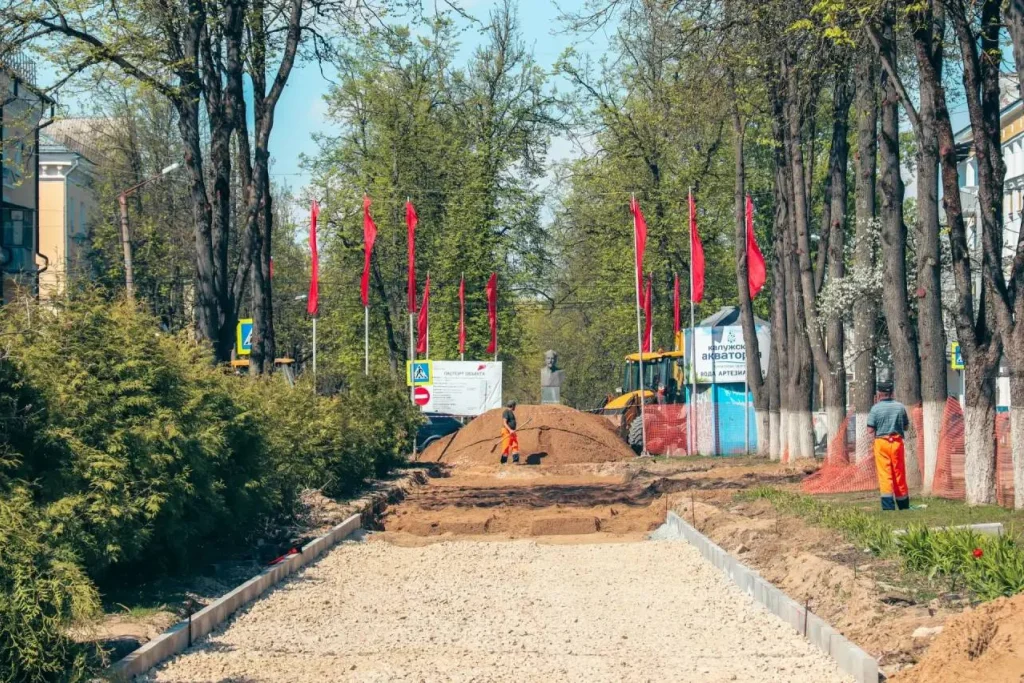 В Калуге готовятся уложить новую плитку на улице Чичерина