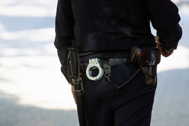 Шайка калужан пыталась ограбить иностранного студента, притворившись полицейскими