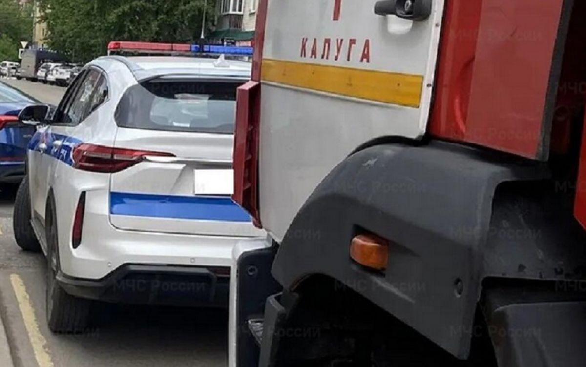 В центре Калуги автомобиль сбил трехлетнюю девочку на самокате