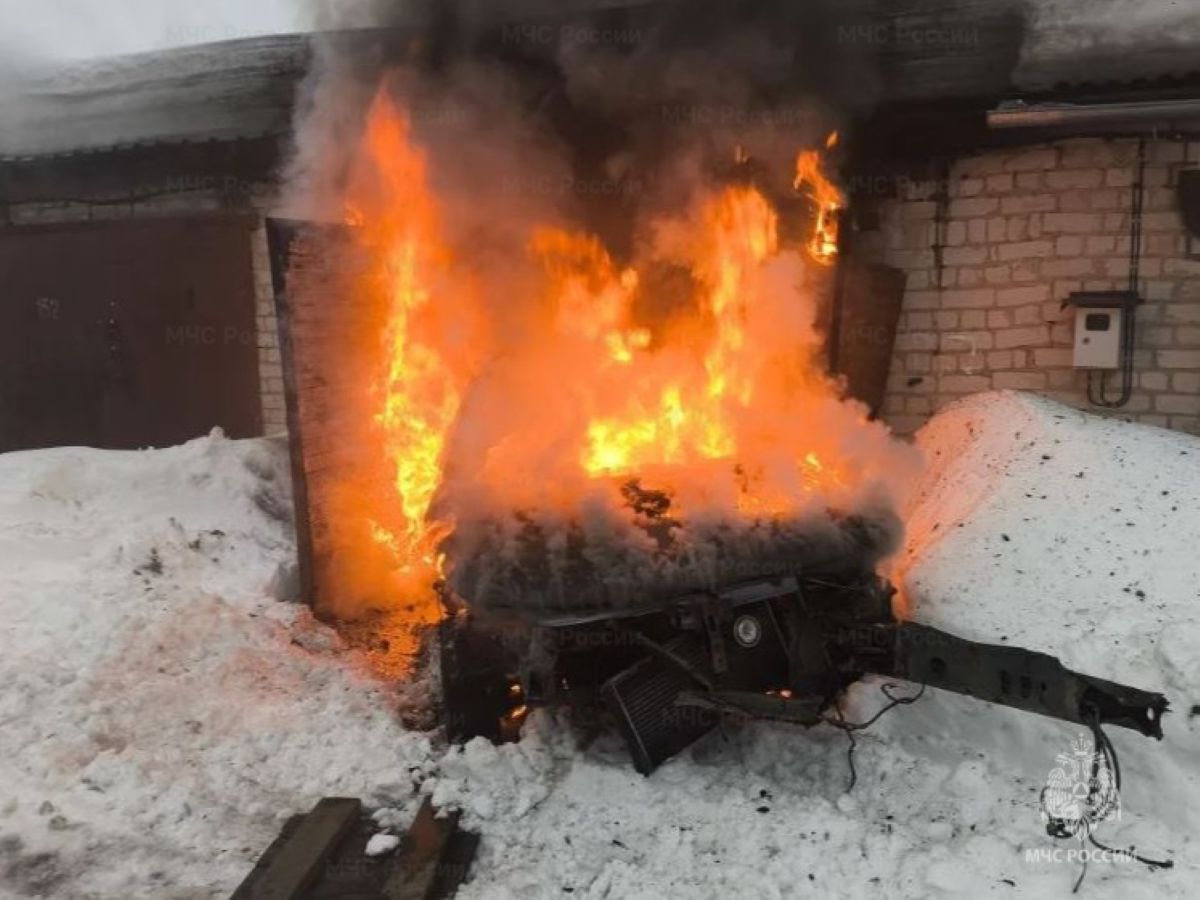 В калужских гаражах сгорел автомобиль