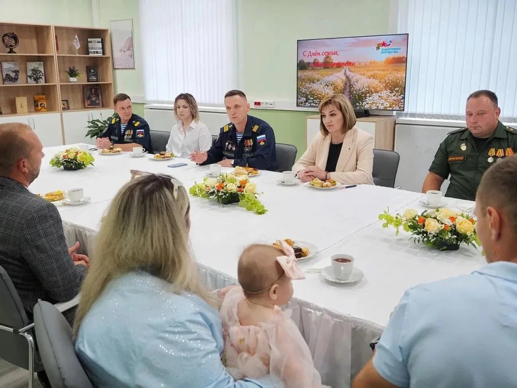 Встречу с семьями ветеранов СВО провели в калужском филиале Фонда «Защитники Отечества»