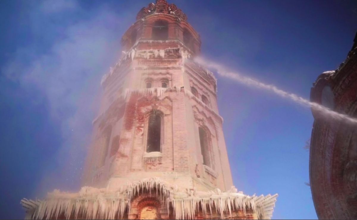 Mash: облившим калужский храм водой киношникам грозит уголовная статья