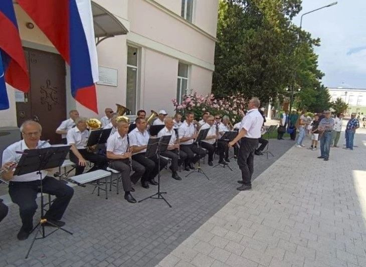 В симферопольском сквере по выходным будет играть оркестр