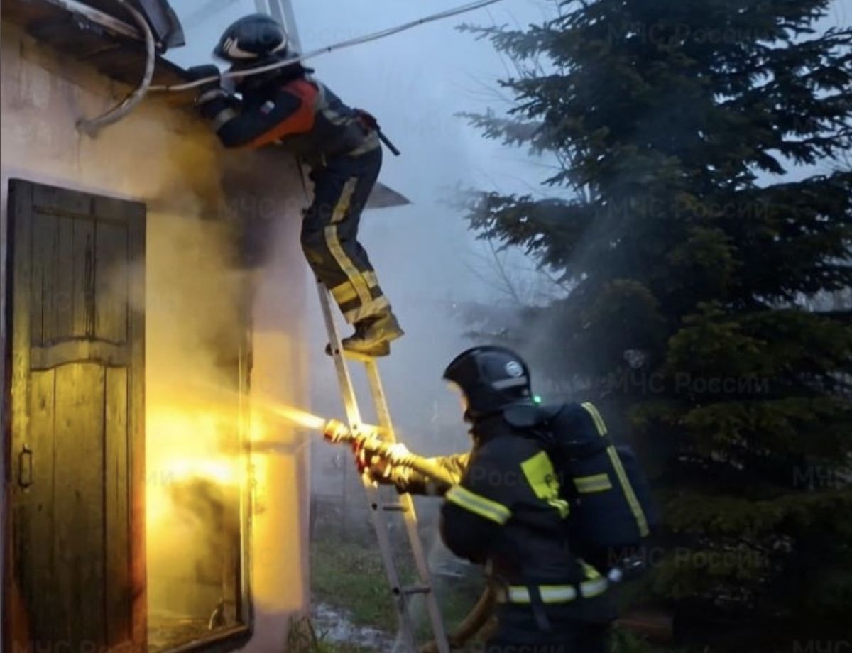 Под Калугой сгорел магазин автозапчастей