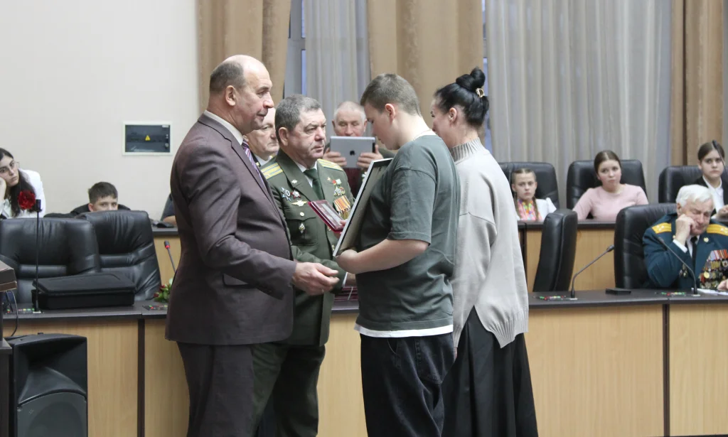 В Калуге наградили родственников погибших участников СВО