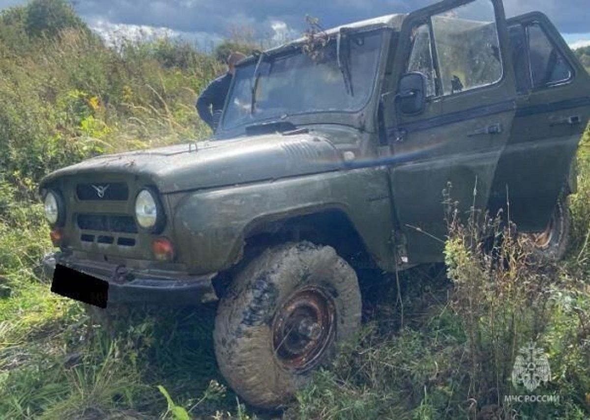 Упавший в водохранилище «УАЗ» с людьми под Калугой достали