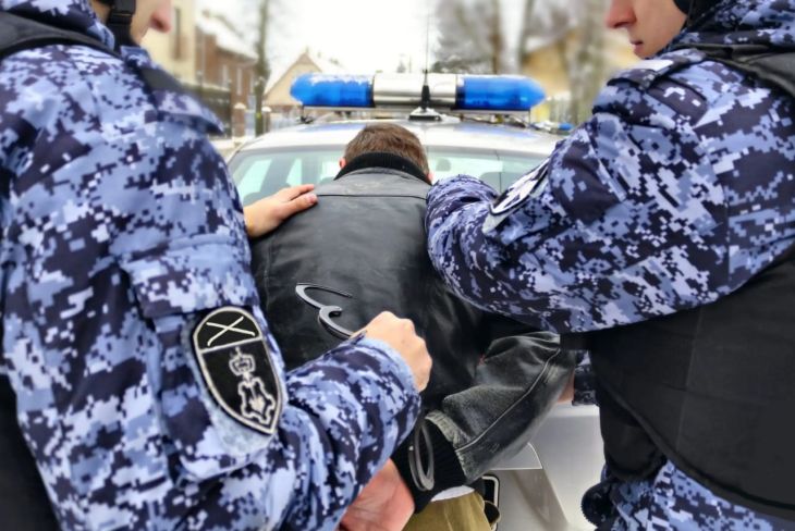 Более 60 преступлений и около 700 административных правонарушений пресекли росгвардейцы в Крыму за прошлый год