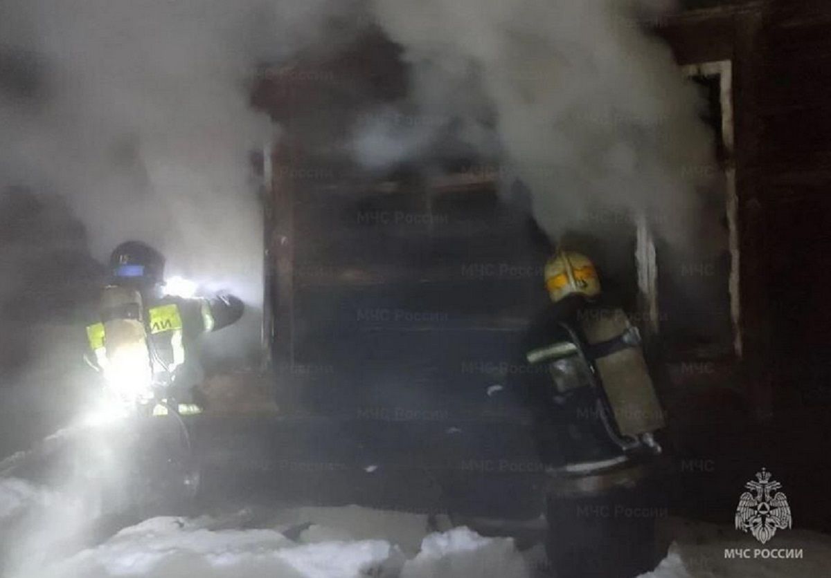 Человек пострадал на пожаре двухквартирного дома в Калужской области