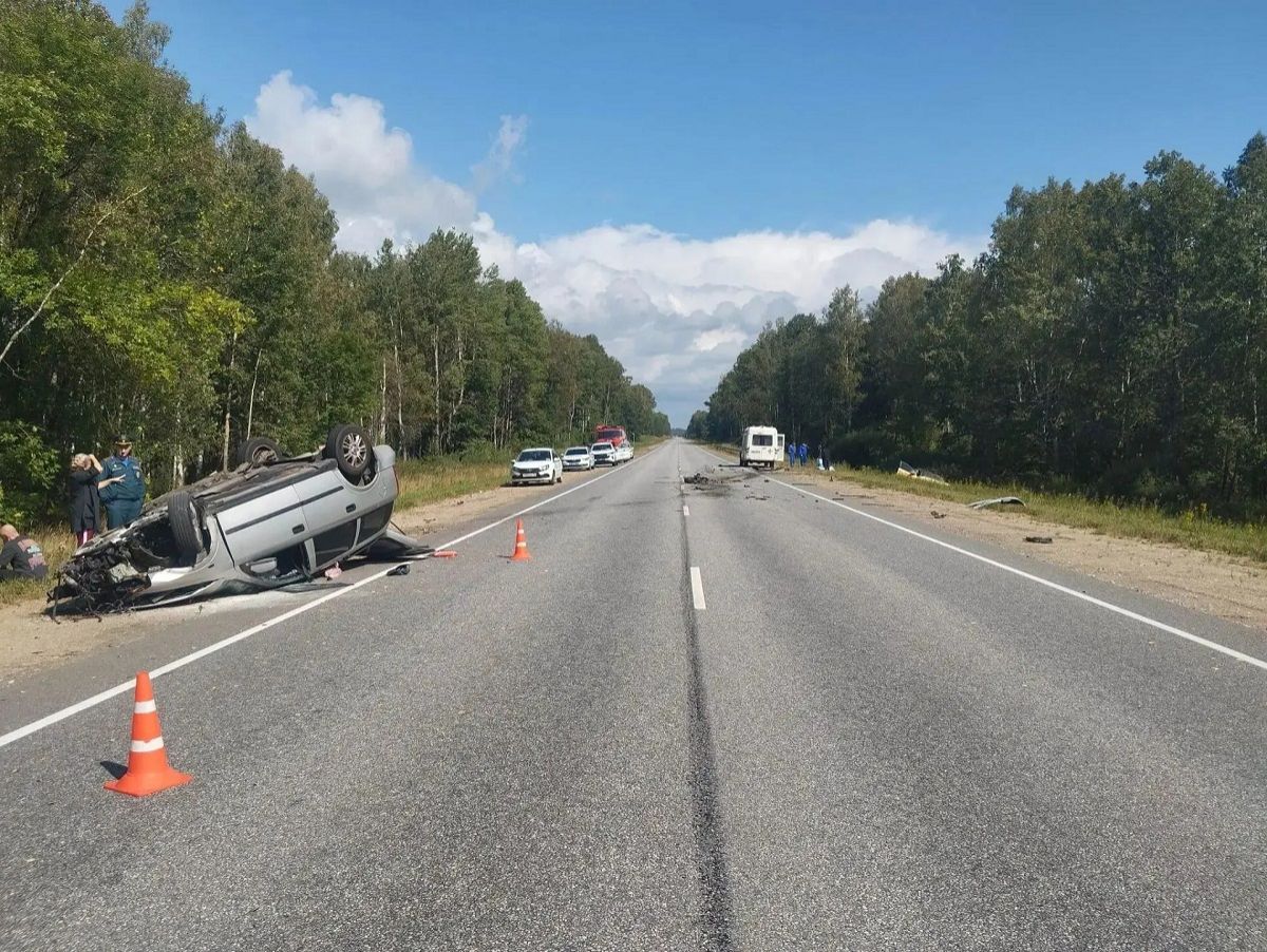 Пассажир погиб в лобовой аварии на калужской трассе