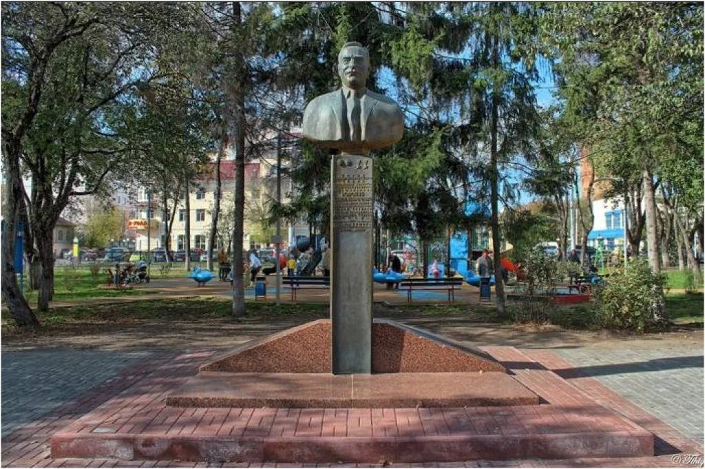 16 декабря в Калуге установили бюст Воронина