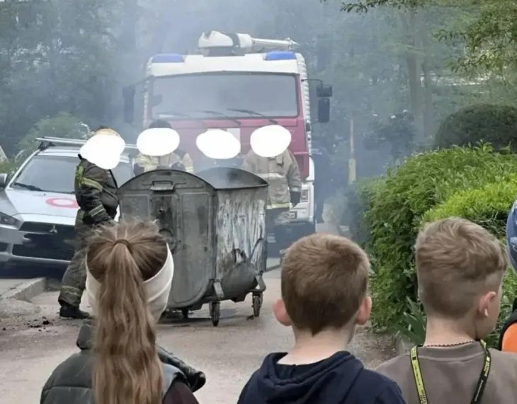 В Евпатории оштрафовали водителя, который перегородил проезд пожарным