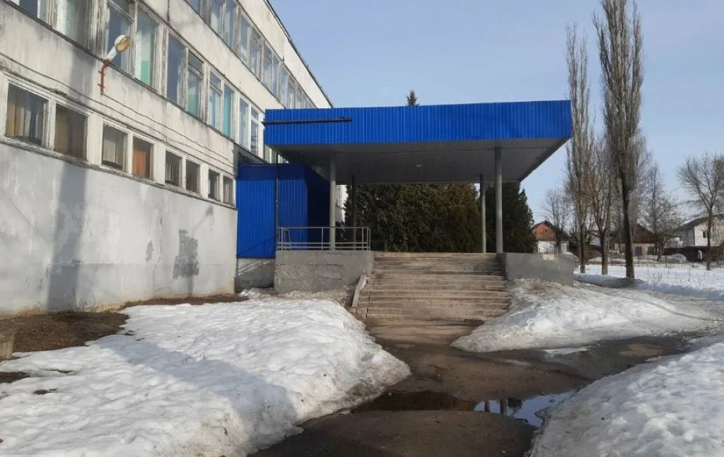 В Калуге власти пообещали капитально отремонтировать школу на Малинниках