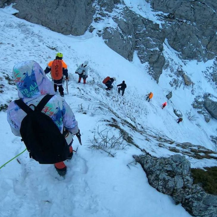 В Крыму пятеро туристов застряли в «Холодном кулуаре»