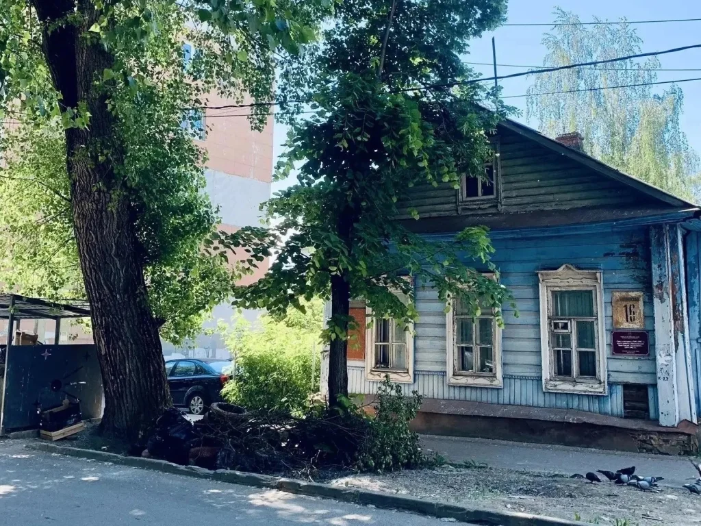 В Калуге будут решать, что делать с разбитыми окнами в доме Циолковского
