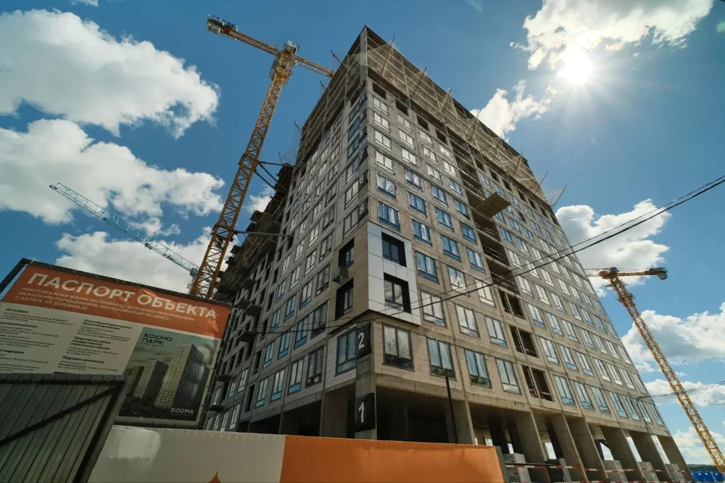 В квартале «Космопарк» началось остекление урбан-блока 3.2