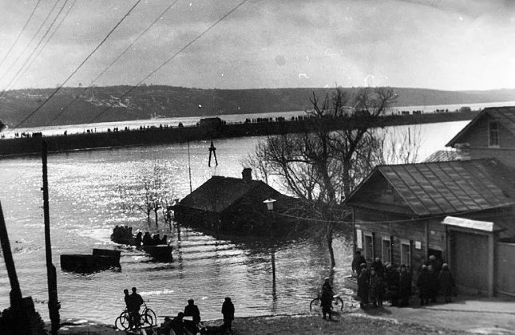 13 апреля вода в Оке поднималась на 15 метров