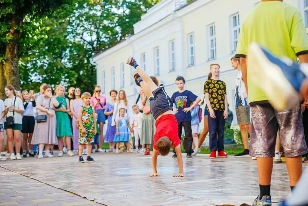 Шапша призвал калужан поддержать Елец и Смоленск в голосовании за «Молодёжную столицу-2026»