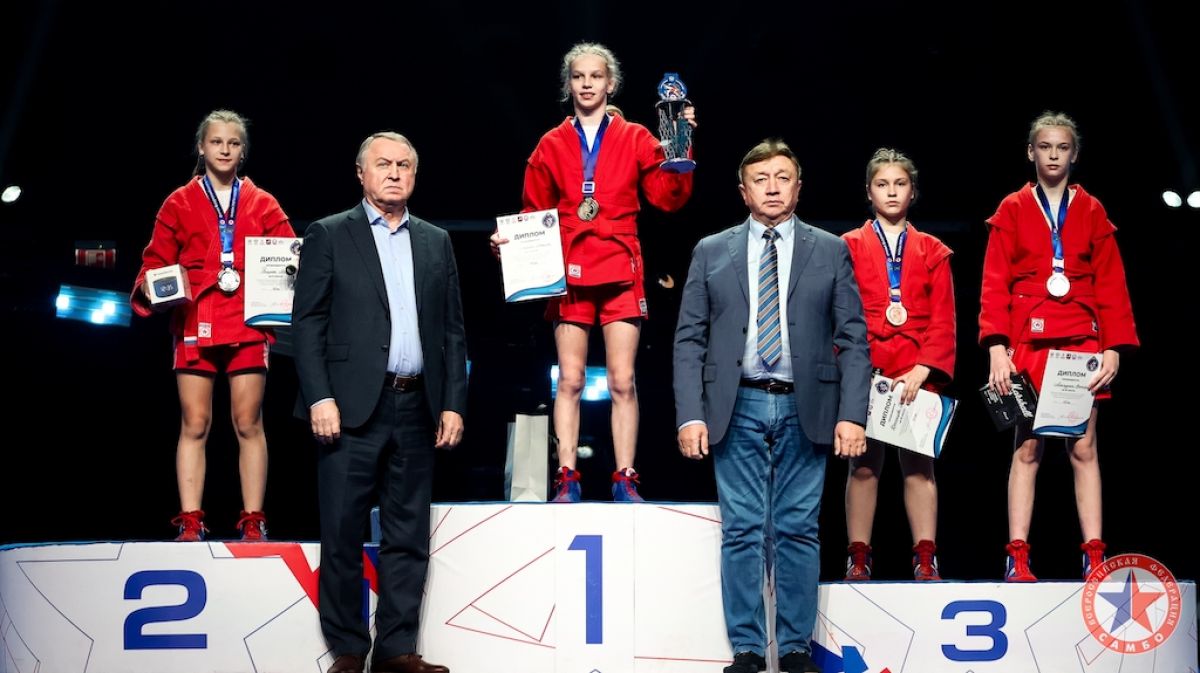 Калужские самбистки выиграли медали «Кубка пяти морей» в Москве