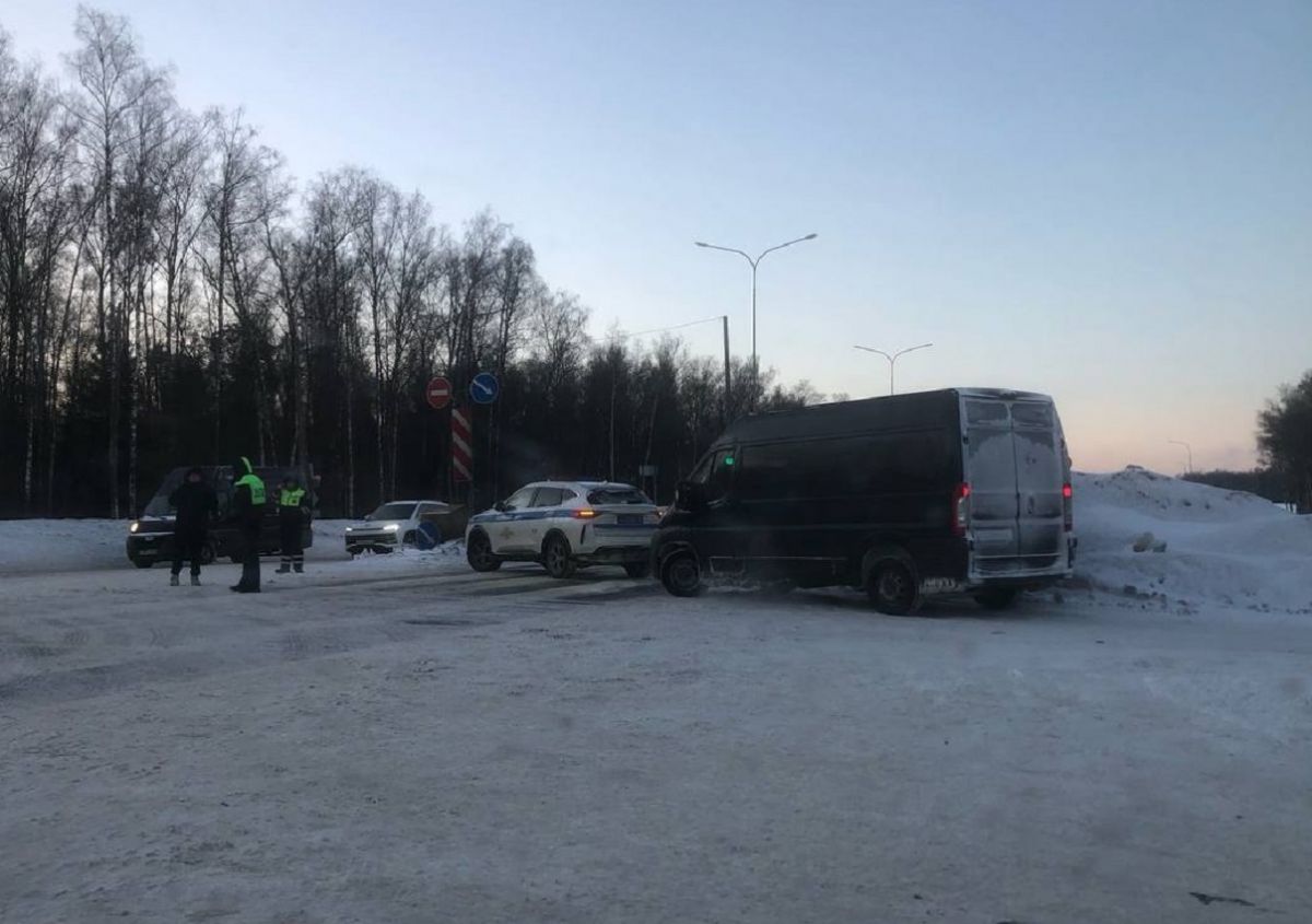 Трассу М-3 «Украина» в районе Обнинска перекрыли из-за фуры