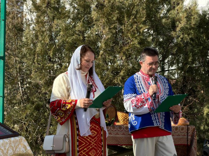 В Сакском районе традиционным народным гулянием отметили праздник виноградарей и виноделов «Трифон Зарезан»