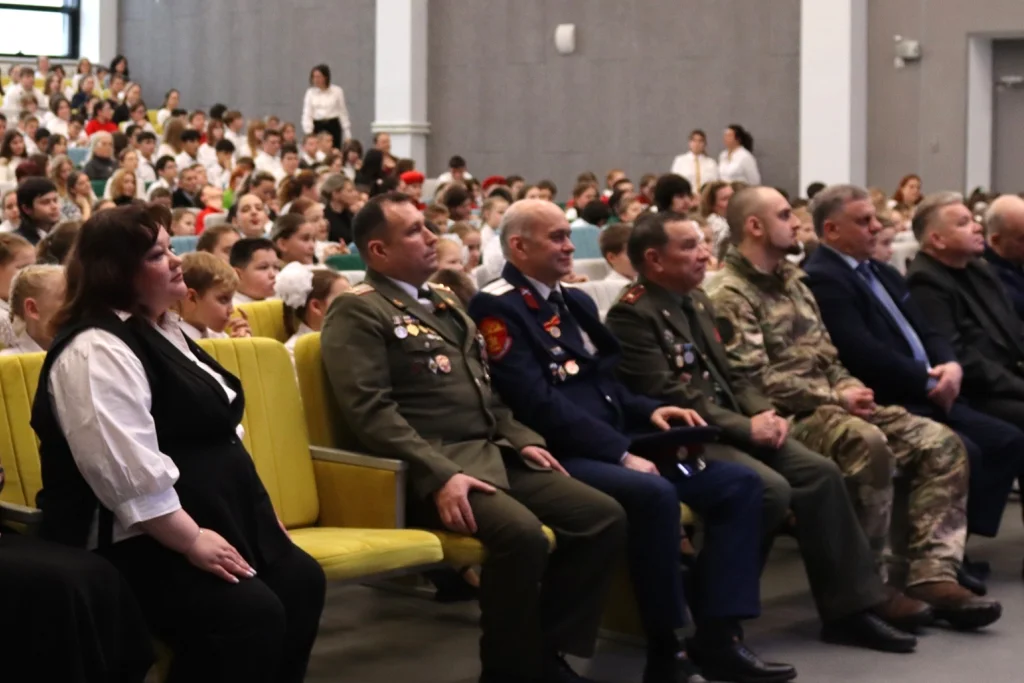 В Калуге провели концерт к завершению года Защитника Отечества