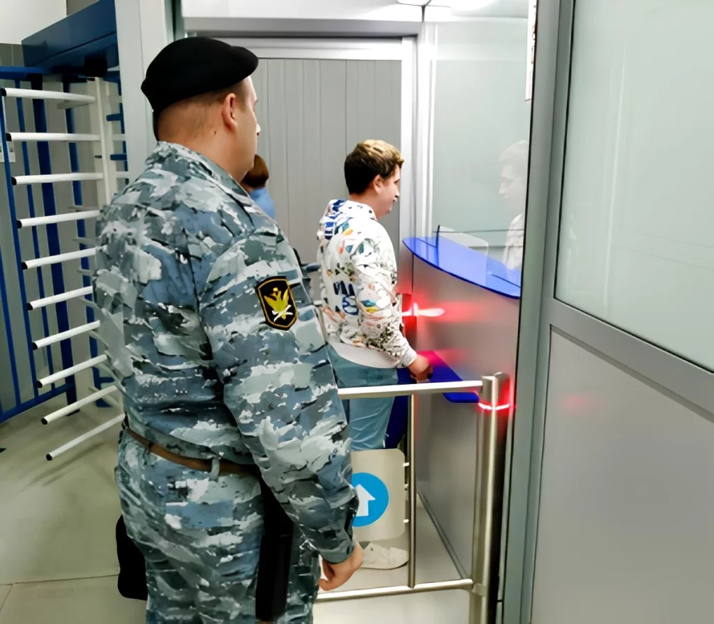 Из Калужской области выслали 8 мигрантов