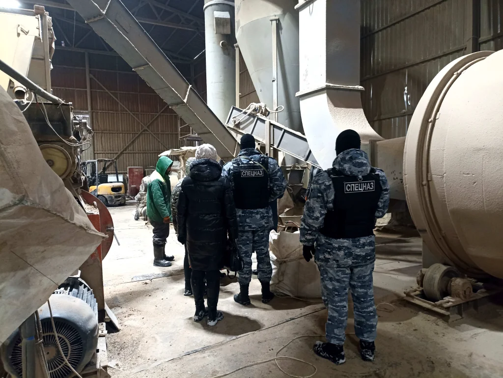 Судебные приставы проверили завод в Ферзиково