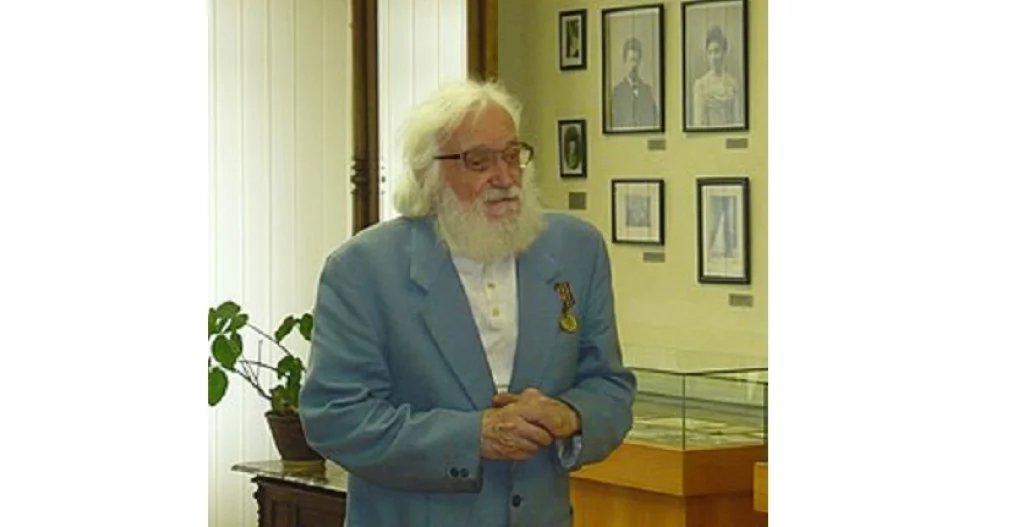 16 мая родился художник Олег Павлов