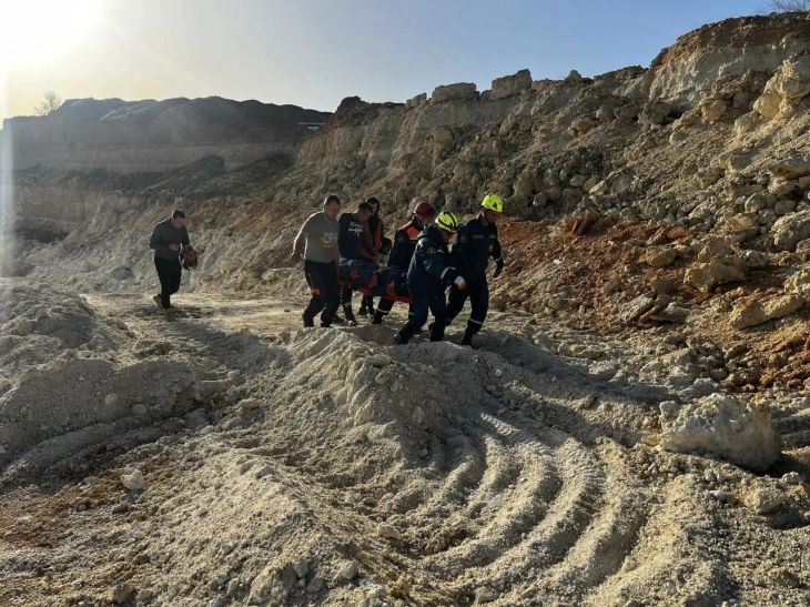 В Крыму мотоциклист слетел с 30-метрового обрыва и выжил