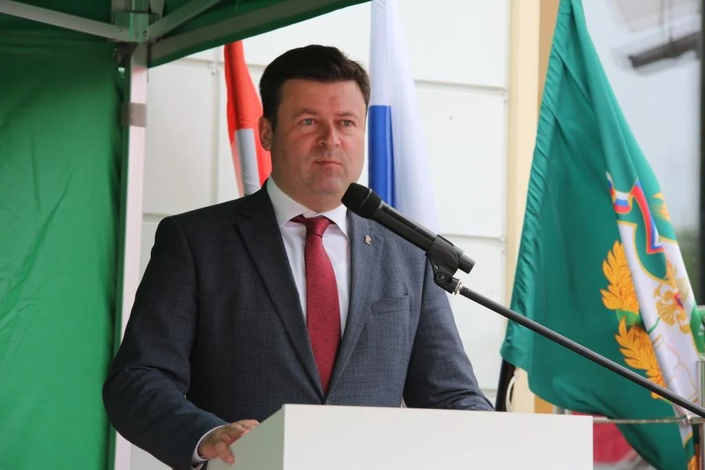 Юрий Моисеев поздравил выпускников