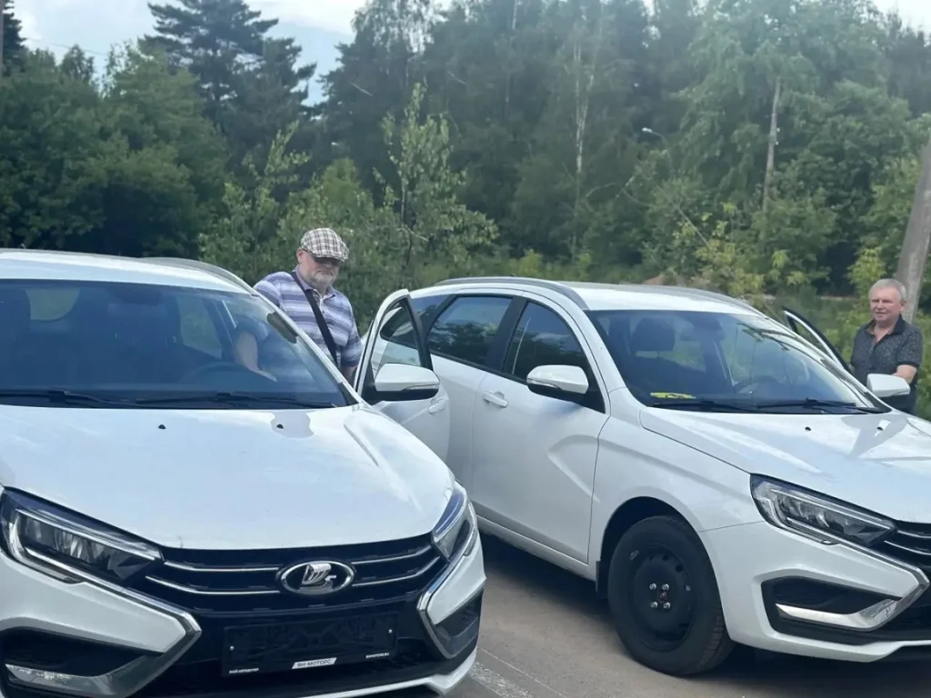 Двое калужан получили новые автомобили после травм на производстве