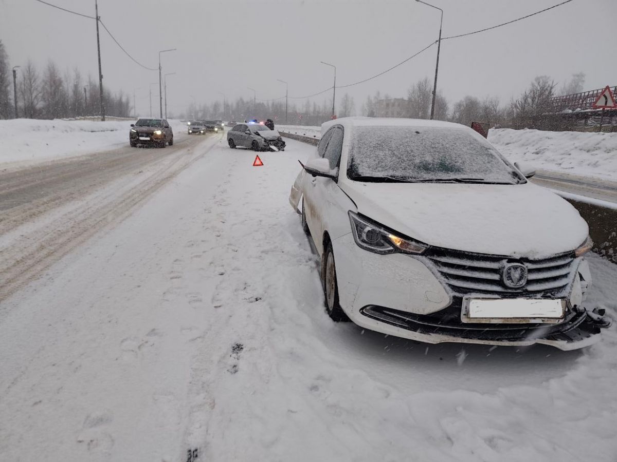 Юноша пострадал в массовом ДТП на калужской трассе