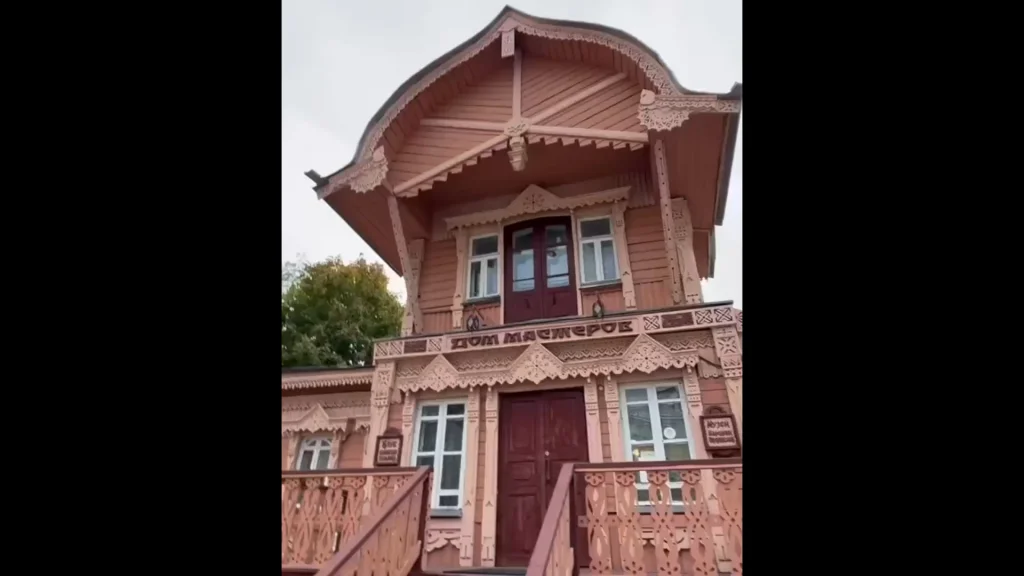 В Калуге открылась выставка народного мастера России Татьяны Полубинской